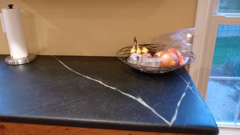 Barroca soapstonescratches with fingernail?!